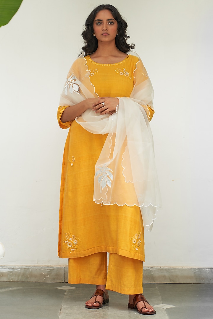 Yellow Mangalgiri Cotton Sequins Handwoven Kurta Set by Label Earthen Pret