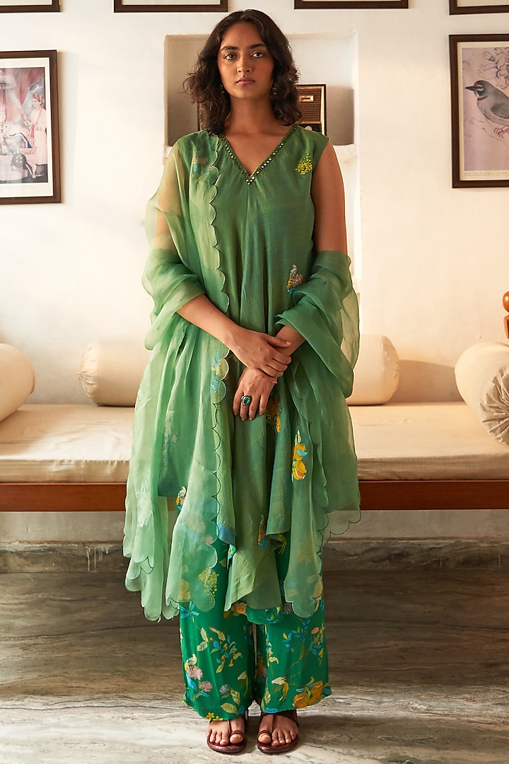 Green Mangalgiri Cotton Applique Embroidered Handwoven Kurta Set by Label Earthen Pret