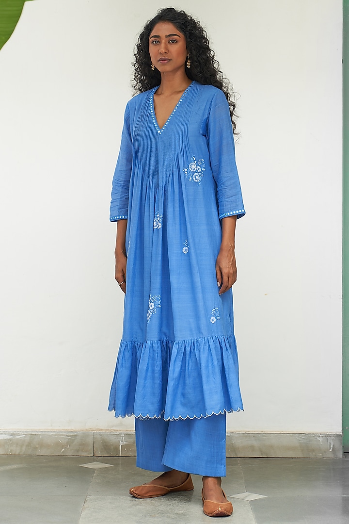 Powder Blue Mangalgiri Cotton Sequins Hand Embroidered Kurta Set by Label Earthen Pret