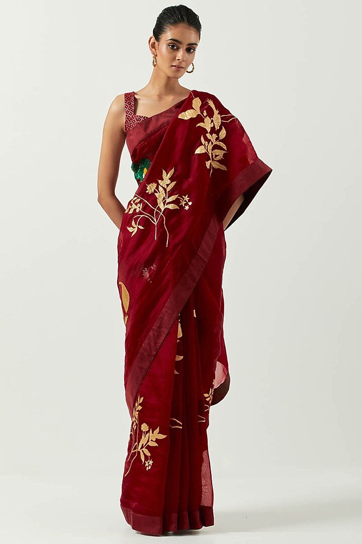 Maroon Organza Silk Embroidered Saree Set by Label Earthen Pret at Pernia's Pop Up Shop