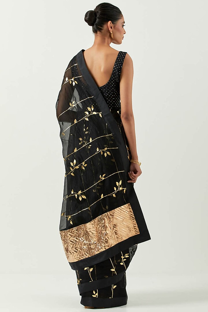 Black Organza Silk Foil Printed Saree Set by Label Earthen Pret at Pernia's Pop Up Shop