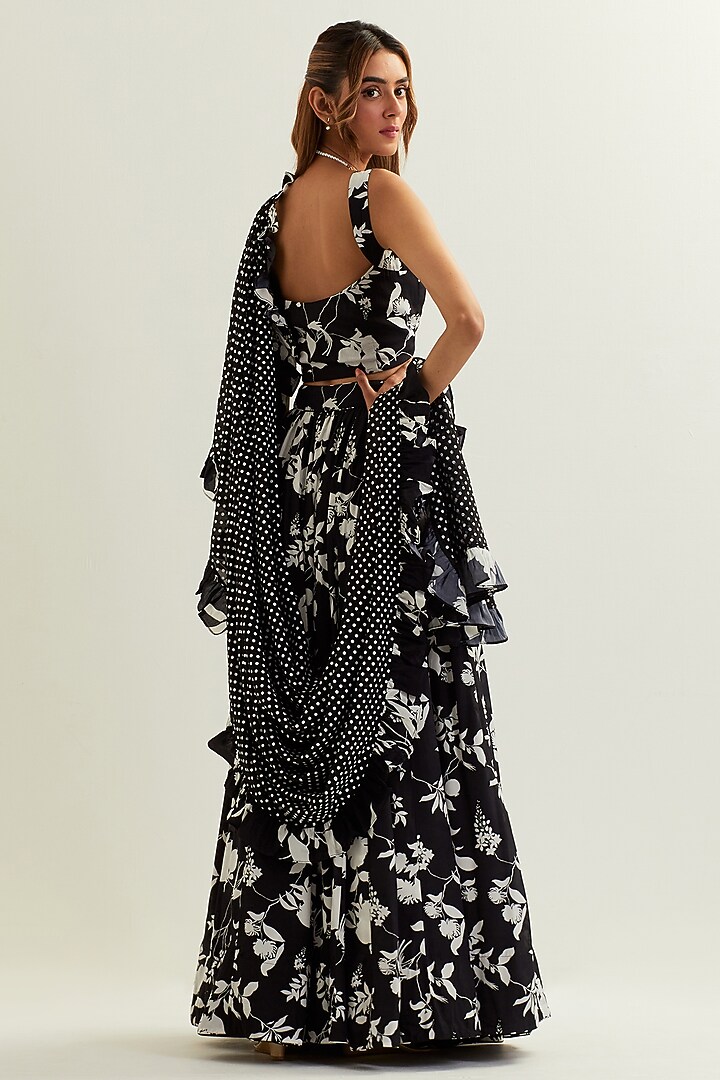 Black Viscose Crepe Silk Wedding Lehenga Set by Label Earthen Pret at Pernia's Pop Up Shop