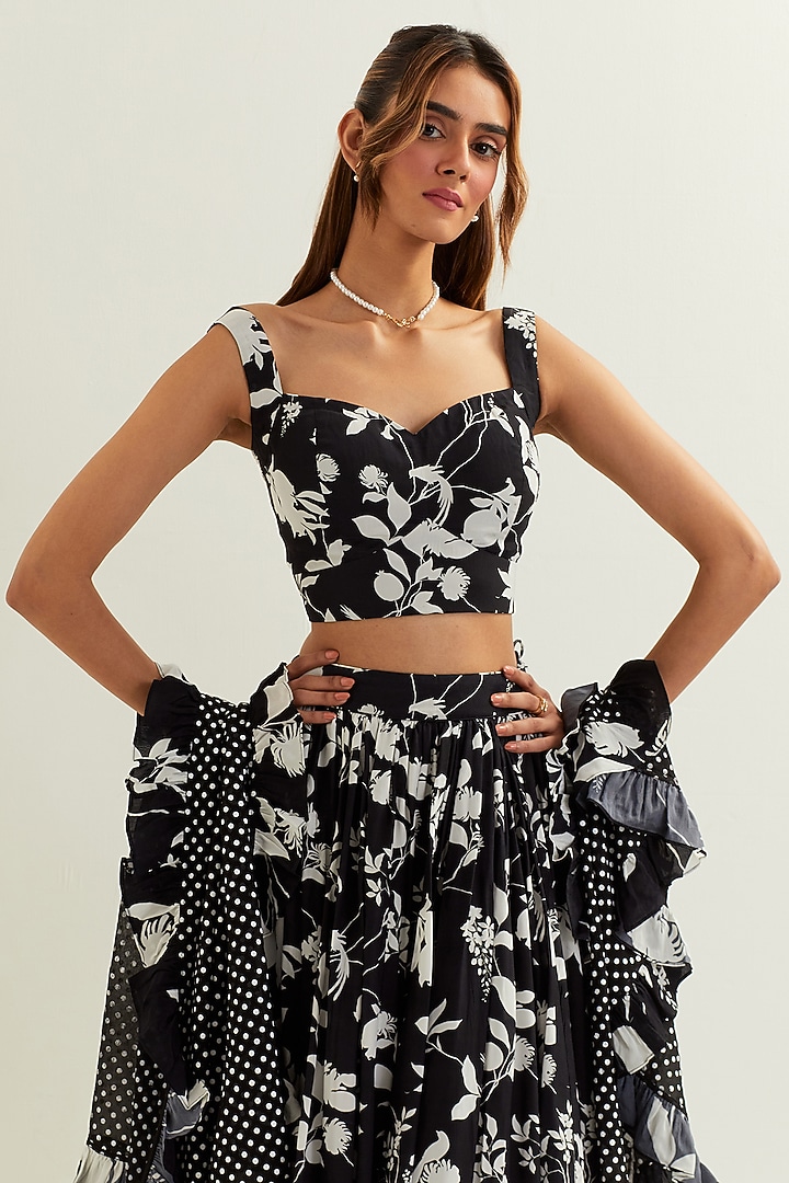 Black Viscose Crepe Silk Wedding Lehenga Set by Label Earthen Pret at Pernia's Pop Up Shop