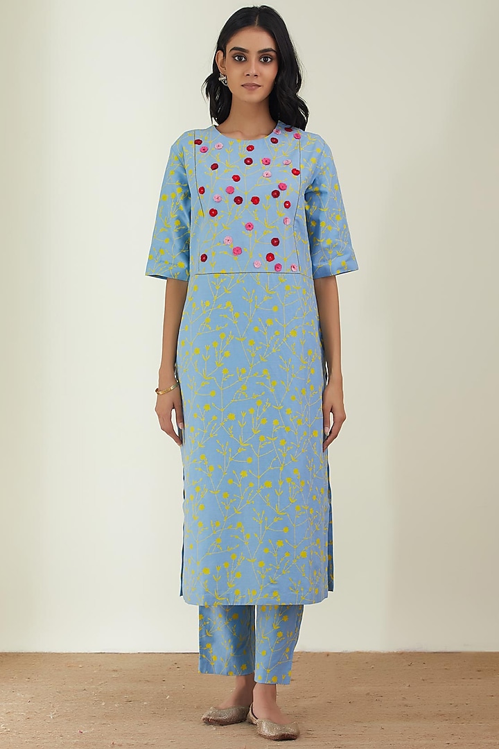 Powder Blue Embroidered Kurta Set by Label Earthen Pret at Pernia's Pop Up Shop