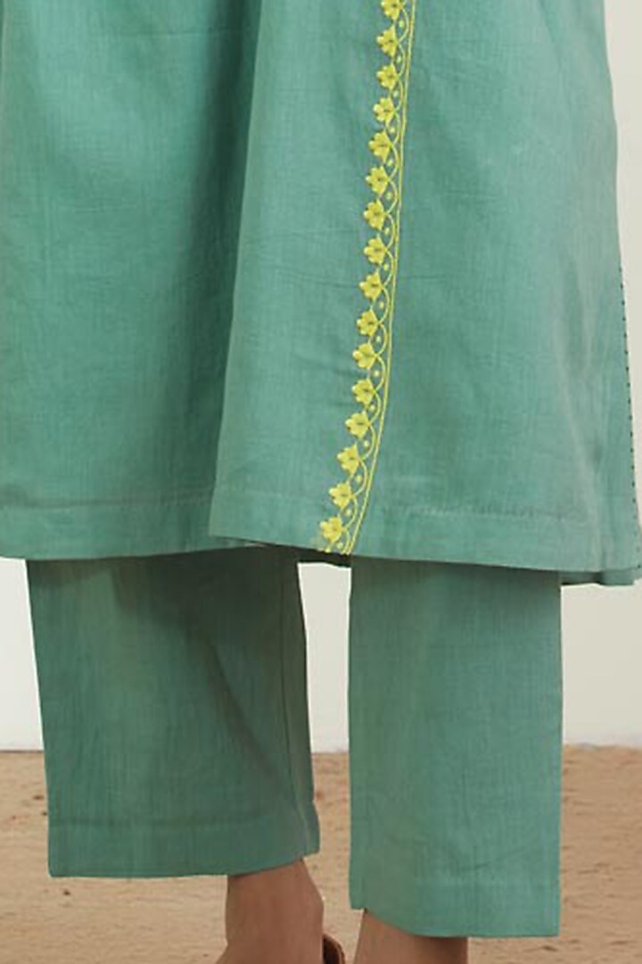 Sage Green Embroidered Kurta Set by Label Earthen Pret at Pernia's Pop Up Shop