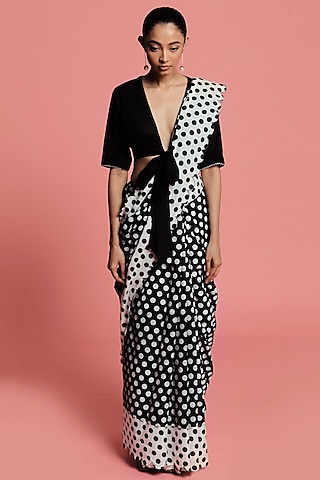 Black & White Cotton Mul Polka Printed Saree Set by Label Earthen Pret