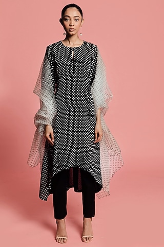 Black Asymmetrical Kurta Set by Label Earthen Pret