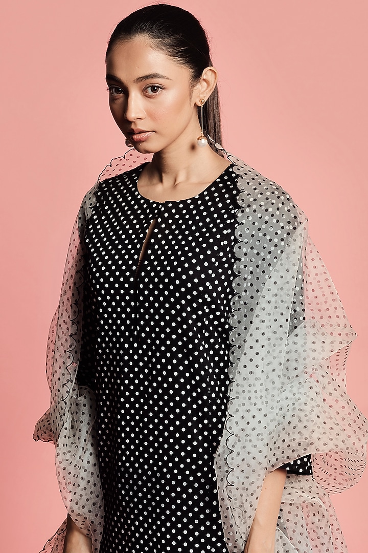 Black Asymmetrical Kurta Set by Label Earthen Pret at Pernia's Pop Up Shop