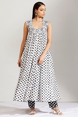 Black & White Printed Kalidar Kurta Set by Label Earthen Pret