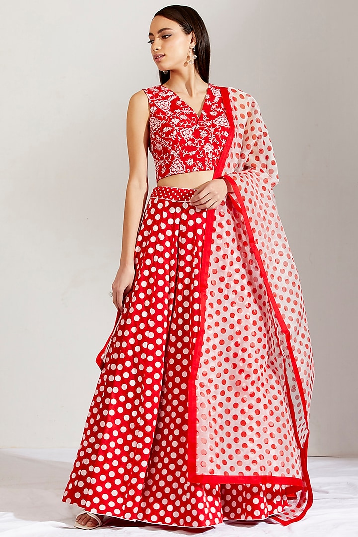 Red & White Printed Lehenga Set by Label Earthen Pret