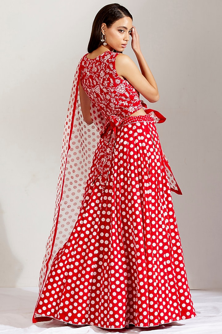 Red & White Printed Wedding Lehenga Set by Label Earthen Pret at Pernia's Pop Up Shop