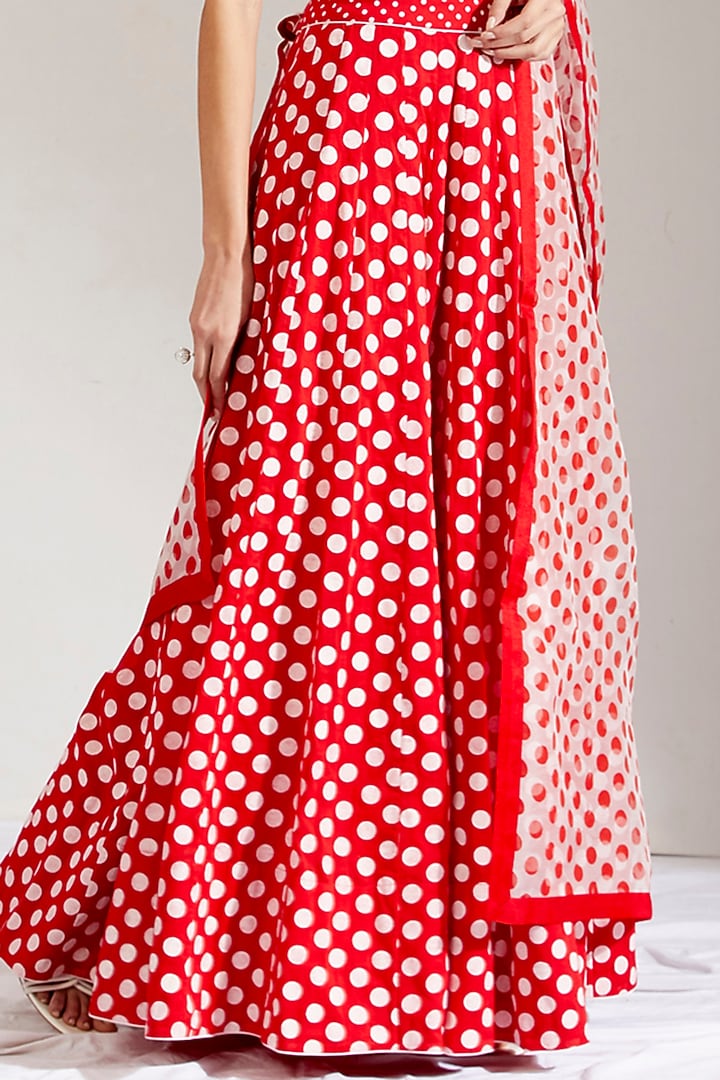 Red & White Printed Wedding Lehenga Set by Label Earthen Pret at Pernia's Pop Up Shop