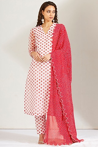 Red & White Organza Silk Kurta Set by Label Earthen Pret