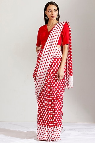Red & White Cotton Mul Saree Set by Label Earthen Pret