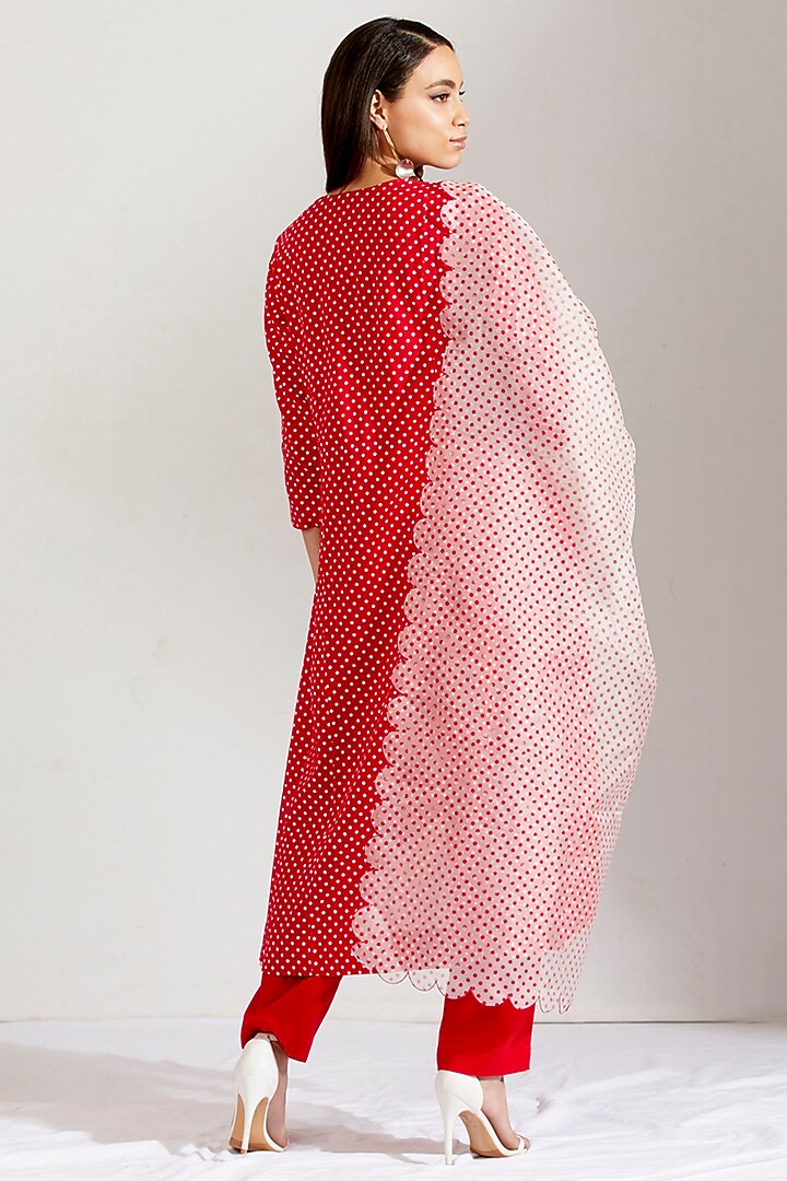 Red & White Cotton Mul Kurta Set by Label Earthen Pret at Pernia's Pop Up Shop