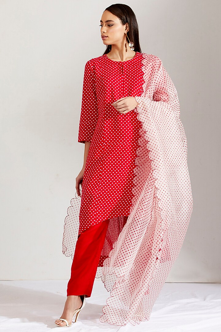 Red & White Cotton Mul Kurta Set by Label Earthen Pret at Pernia's Pop Up Shop