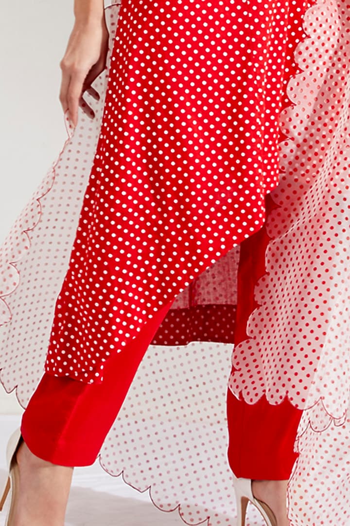 Red & White Cotton Mul Kurta Set by Label Earthen Pret at Pernia's Pop Up Shop