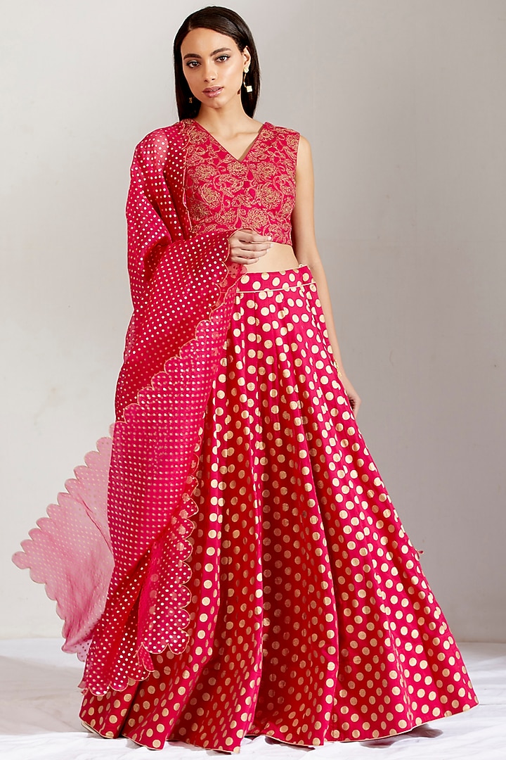 Rani Pink Printed Lehenga Set by Label Earthen Pret