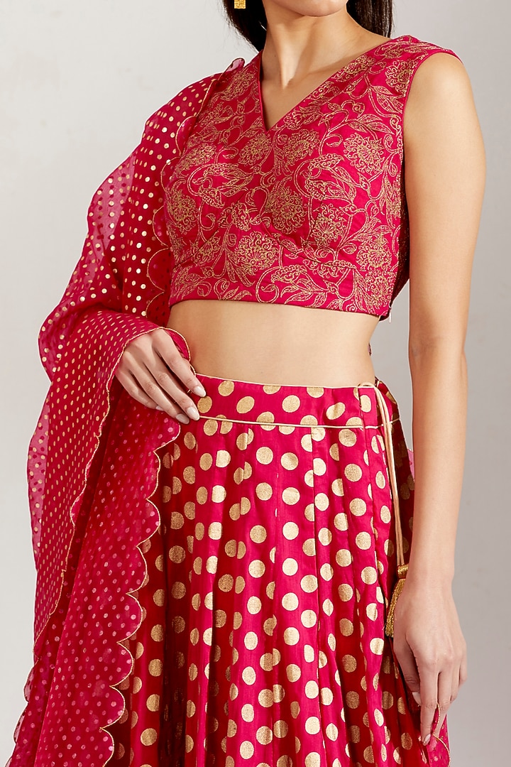 Rani Pink Printed Wedding Lehenga Set by Label Earthen Pret at Pernia's Pop Up Shop