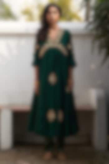 Emerald Green Silk Zardosi Hand Embroidered Wedding Anarkali Set by Label Earthen Pret at Pernia's Pop Up Shop