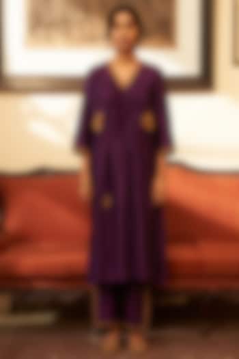 Royal Purple Silk Zari Embroidered Kurta Set by Label Earthen Pret at Pernia's Pop Up Shop