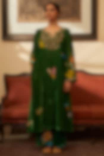Green Silk Velvet Zardosi Embroidered Kurta Set by Label Earthen Pret at Pernia's Pop Up Shop