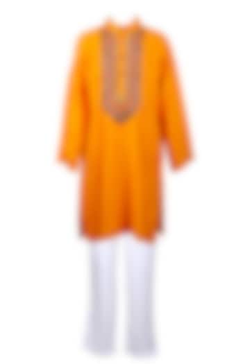 Yellow Polyester Satin Hand Embroidered Kurta Set For Boys by Les Petits at Pernia's Pop Up Shop
