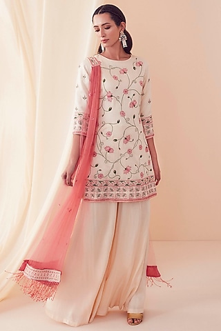 Ivory Embroidered Kurta Set by Sanjev Marwaaha