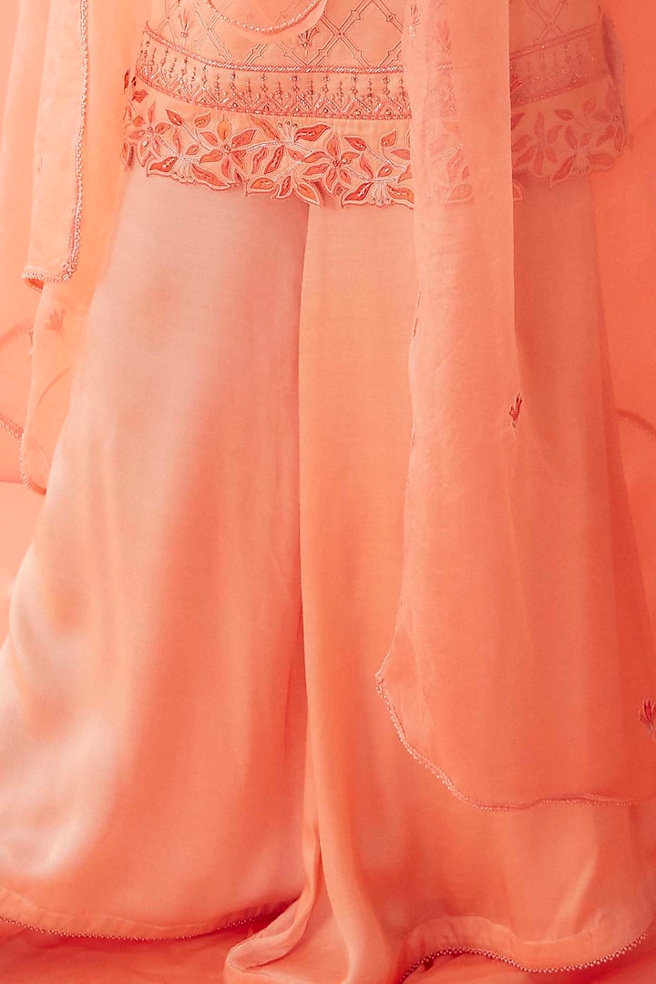 Peach Embroidered Kurta Set by Sanjev Marwaaha at Pernia's Pop Up Shop