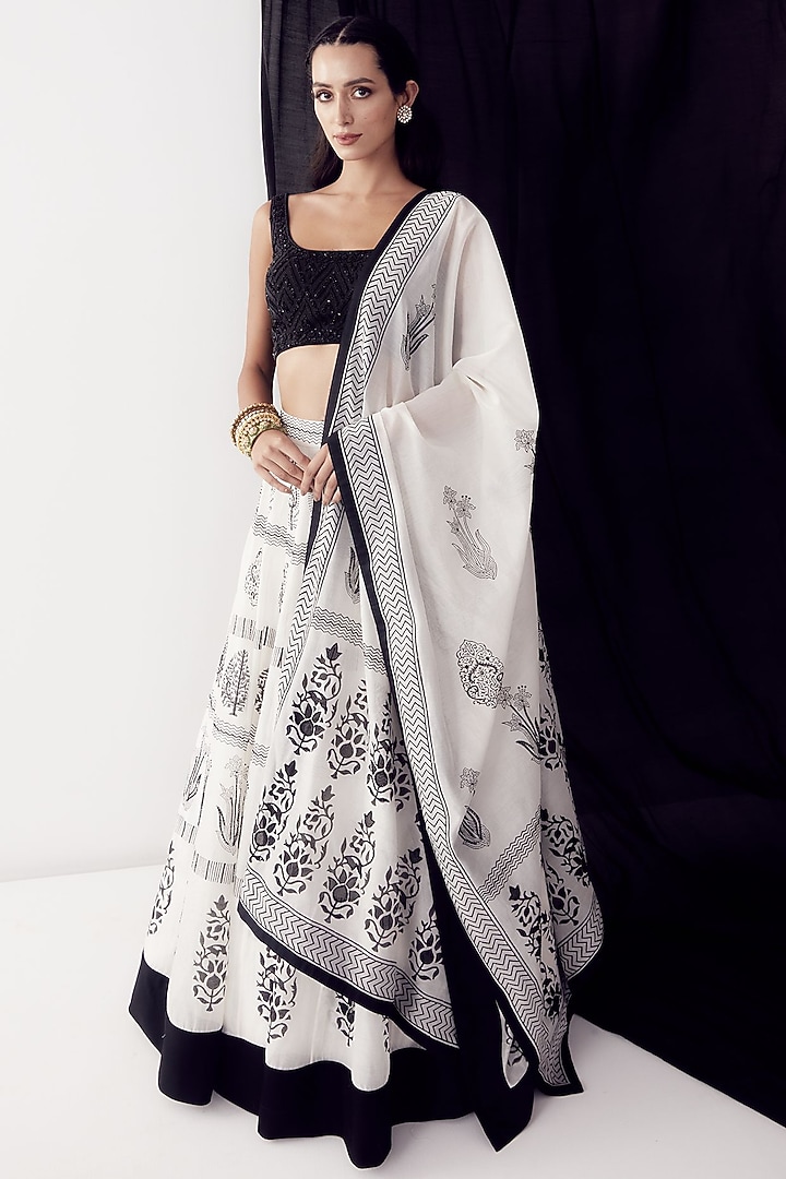 White Hand Embroidered & Printed Wedding Lehenga Set by Sanjev Marwaaha at Pernia's Pop Up Shop