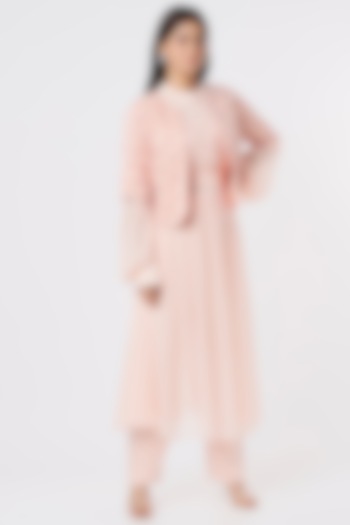 Peach Pleated Tunic Set With Jacket by Sanjev Marwaaha
