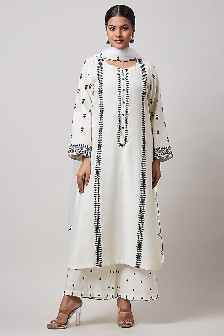 Ivory Blended Silk Kurta Set by Sanjev Marwaaha at Pernia's Pop Up Shop