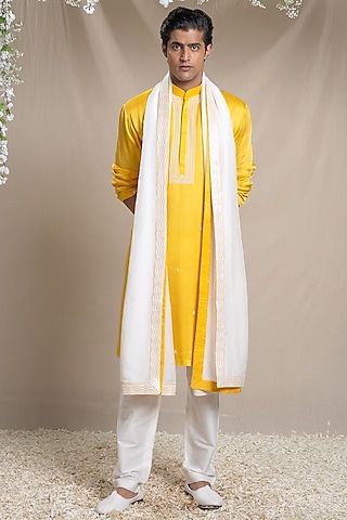 Buy KAKA Menswear Yellow Ombre Embroidered Kurta Set at  Pernia'sPopUpShopMen 2023 in 2023