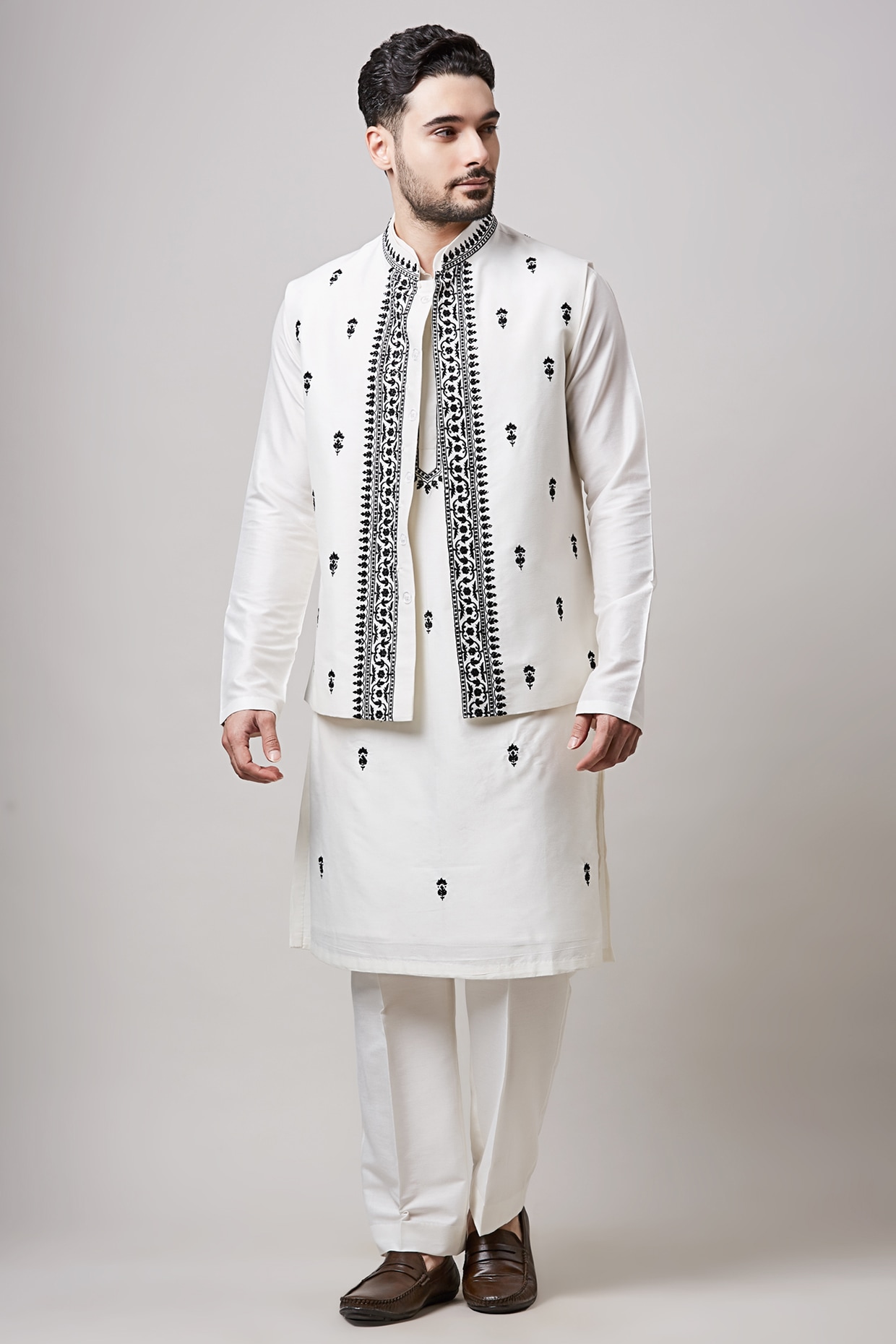 Sanjev Marwaaha Ivory Cotton Silk Hand Embroidered Bundi Set
