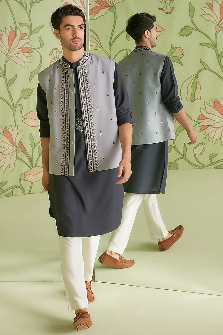Light Grey Cotton Silk Bundi Jacket With Kurta Set by Sanjev Marwaaha Men