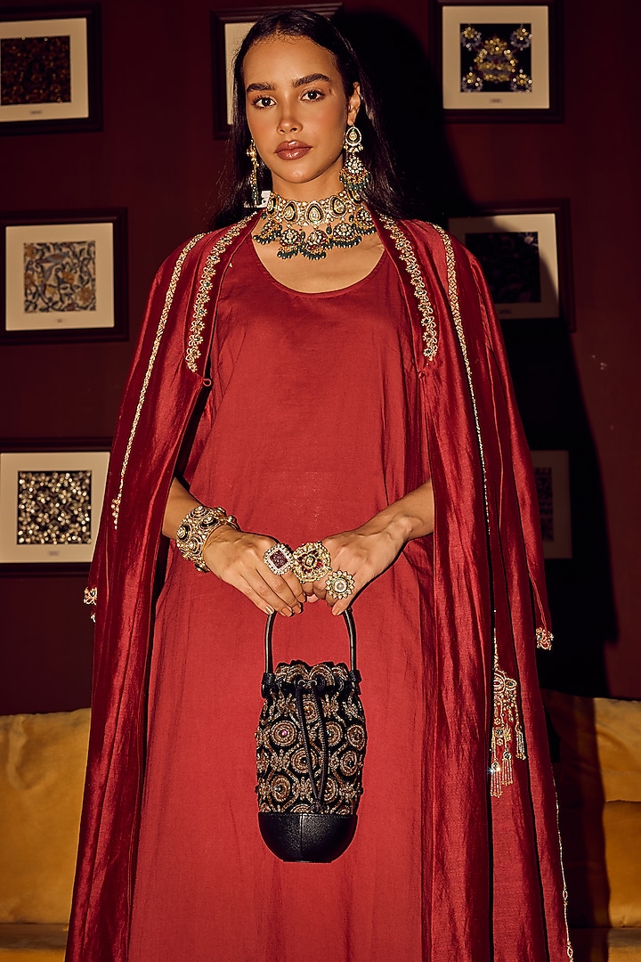 Black & Gold Velvet Dabka Embroidered Wristlet Potli by The Leather Garden at Pernia's Pop Up Shop