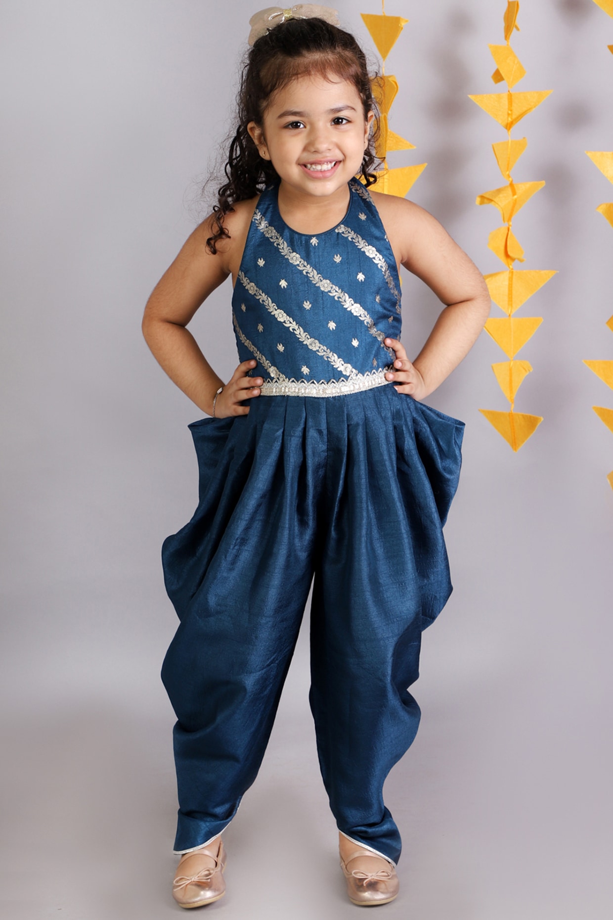 Fabulous Black Cotton Blend Self Pattern Basic Jumpsuit For Baby Girls - 7-8  Years, किड्स जम्पसूट - Instaecart Solution, Gyanpur | ID: 2850040442673