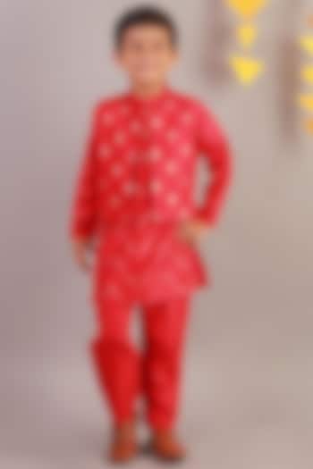 Red Jamawar Kurta Set With Printed Bundi Jacket For Boys by Lil Drama