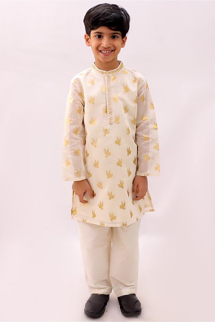 Off-White Chanderi Foil Printed Kurta Set For Boys by Lil Drama