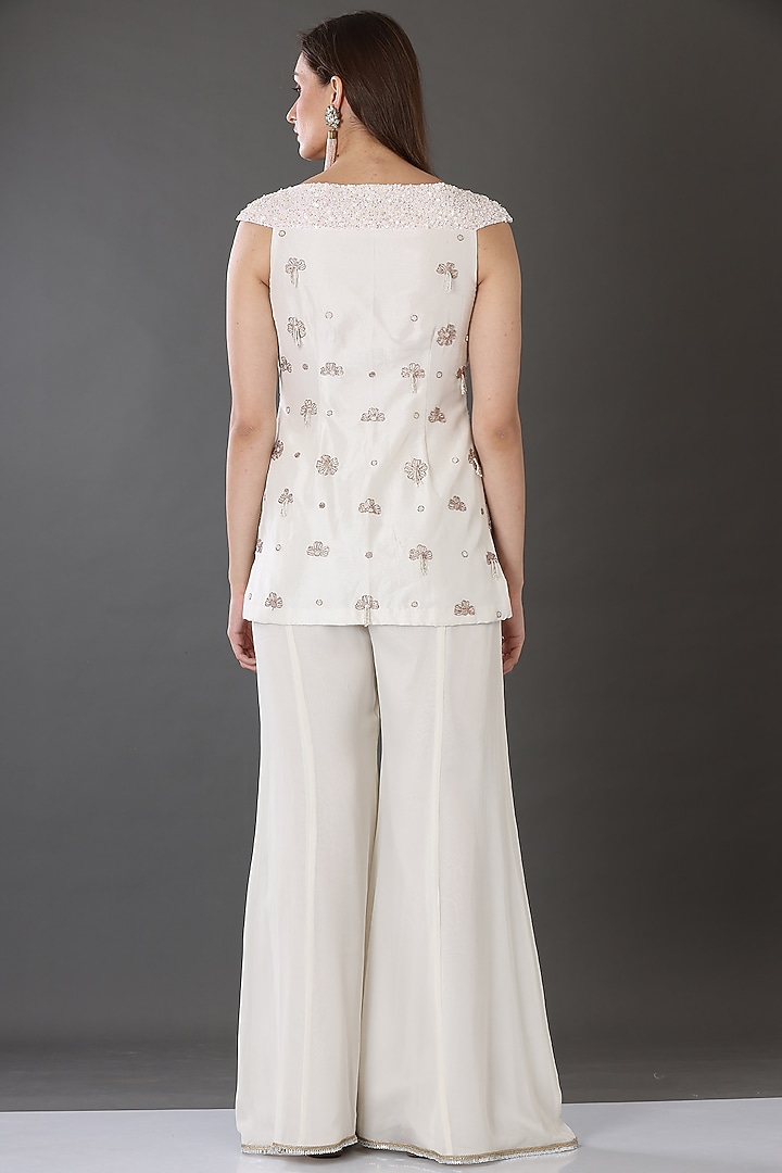 Ivory Embroidered Kurta Set by Lilac at Pernia's Pop Up Shop