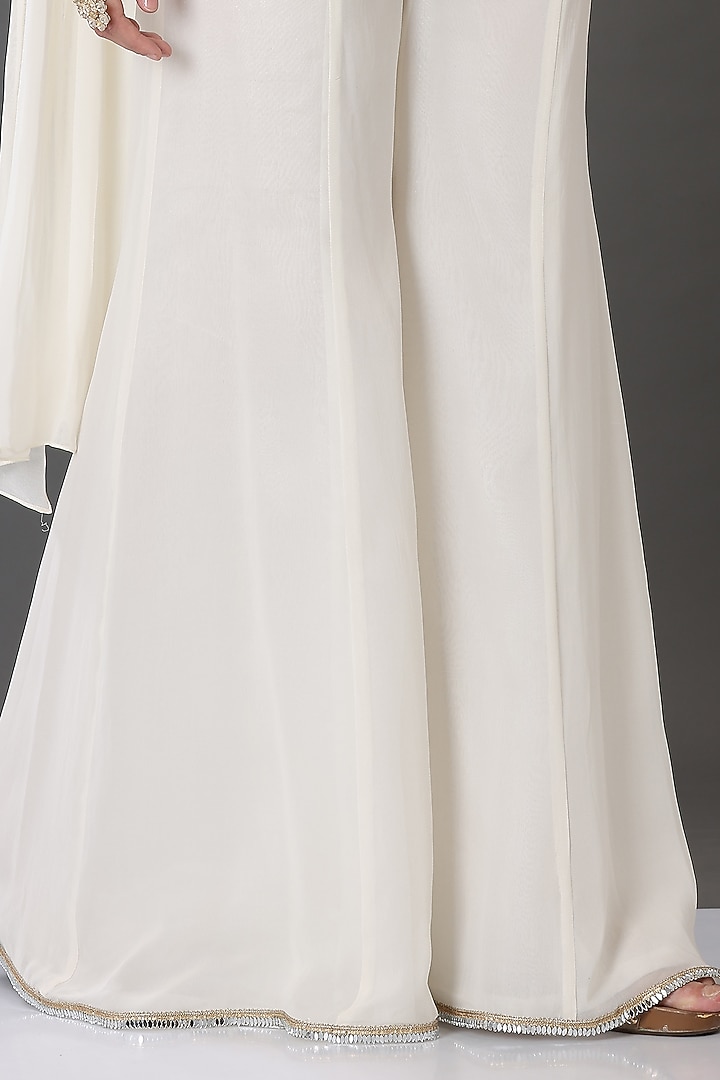 Ivory Embroidered Kurta Set by Lilac at Pernia's Pop Up Shop