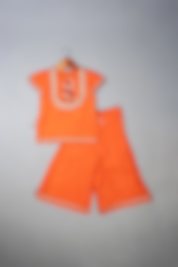 Mustard Silk Knot Embroidered Kurta Set For Girls by Li'l Angels at Pernia's Pop Up Shop