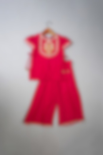 Pink Silk Knot Embroidered Kurta Set For Girls by Li'l Angels at Pernia's Pop Up Shop