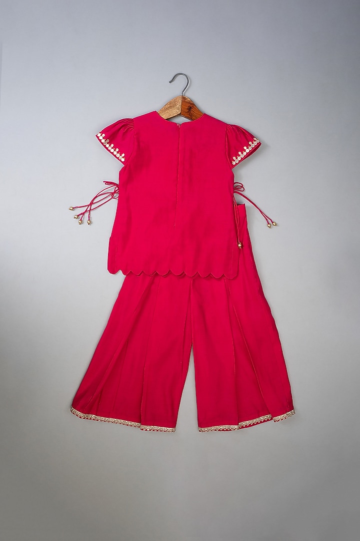 Pink Silk Knot Embroidered Kurta Set For Girls by Li'l Angels at Pernia's Pop Up Shop