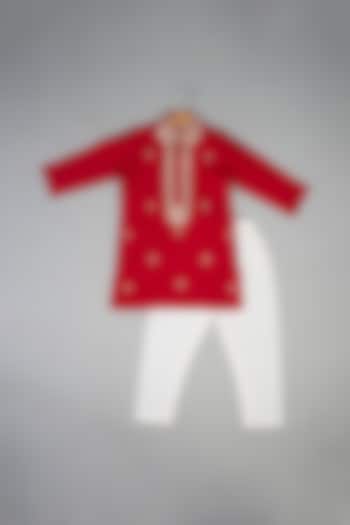 Red Silk Knot Embroidered Kurta Set For Boys by Li'l Angels at Pernia's Pop Up Shop