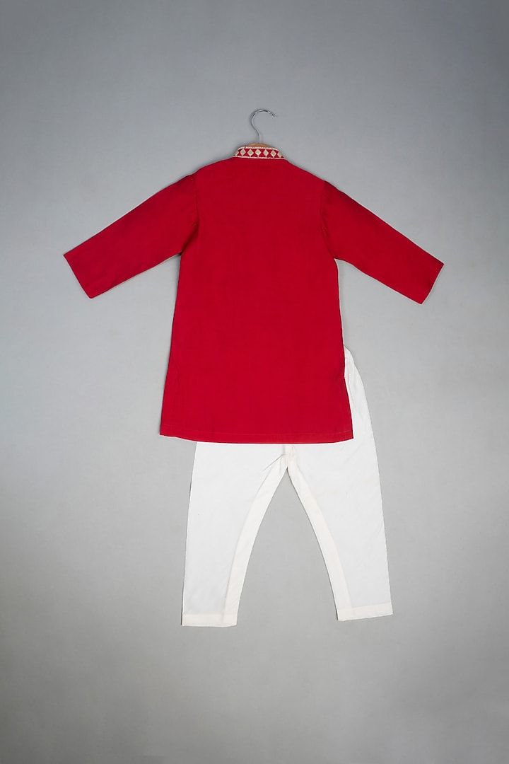 Red Silk Knot Embroidered Kurta Set For Boys by Li'l Angels at Pernia's Pop Up Shop