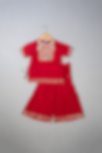 Red Silk Knot Embroidered Kurta Set For Girls by Li'l Angels at Pernia's Pop Up Shop