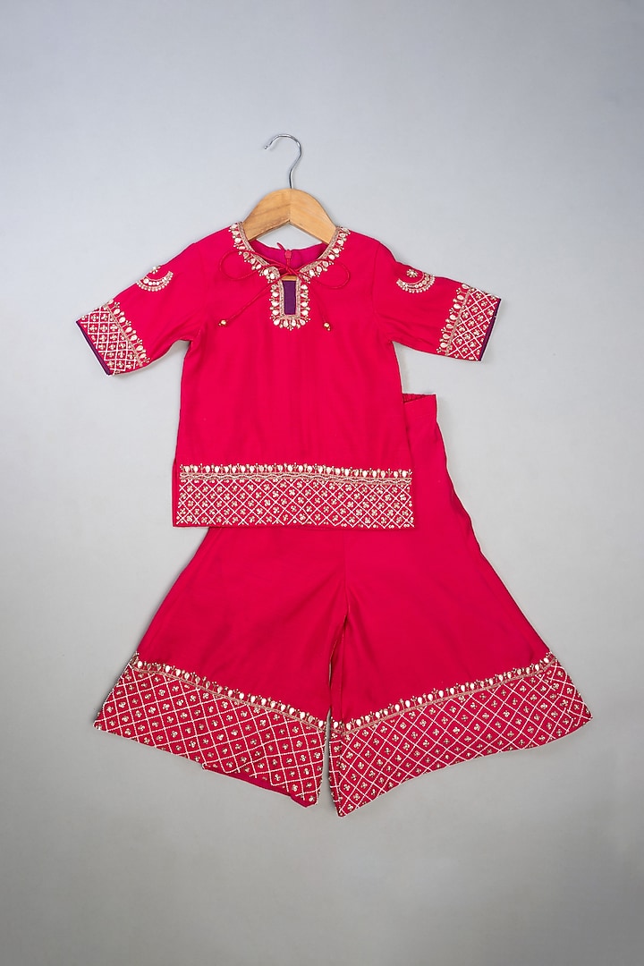 Pink Silk Sequins Embroidered Kurta Set For Girls by Li'l Angels at Pernia's Pop Up Shop