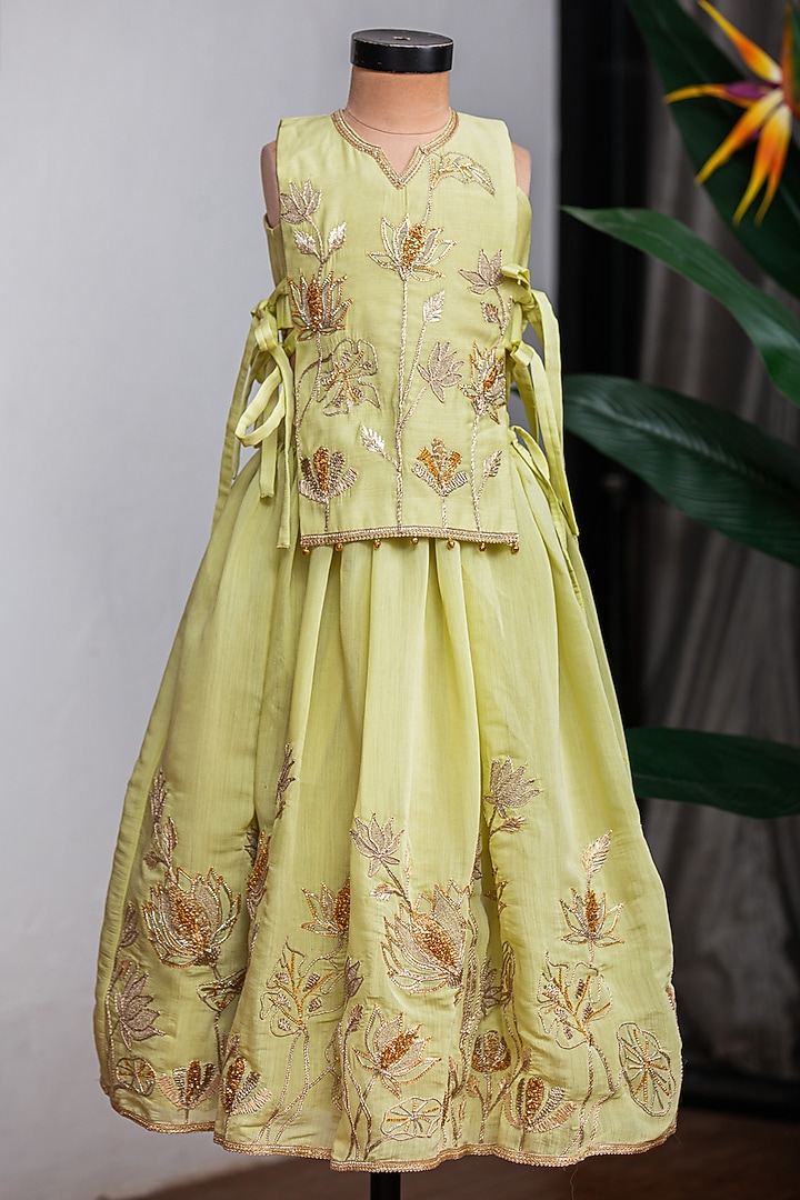 Green Muslin Cotton Lehenga Set For Girls by Li'l Angels at Pernia's Pop Up Shop