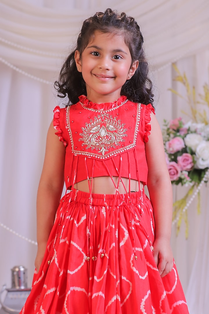 Red Silk Bandhej Embroidered Lehenga Set For Girls by Li'l Angels at Pernia's Pop Up Shop